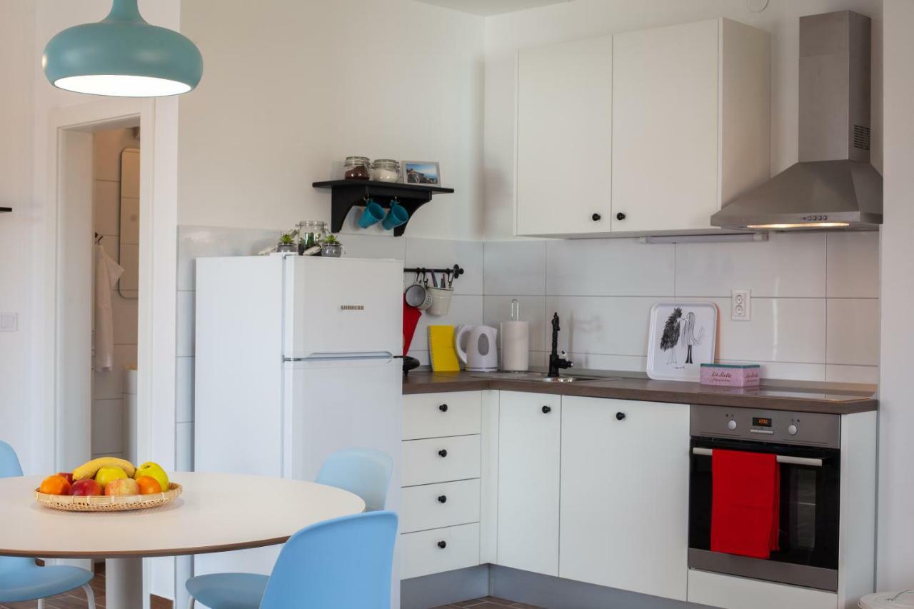 Kvasina Apartments Zadvarje Buitenkant foto