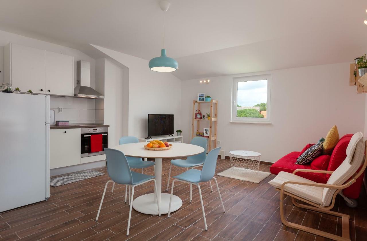 Kvasina Apartments Zadvarje Buitenkant foto