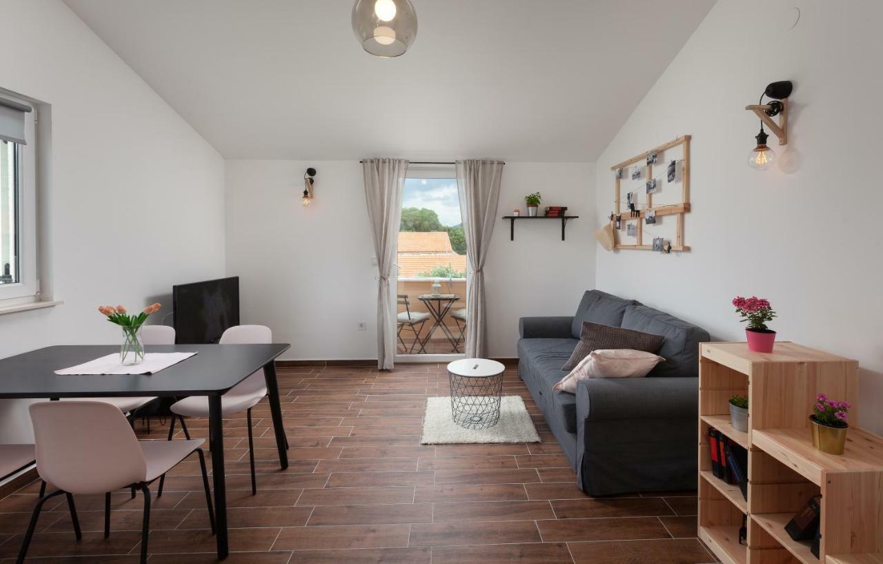 Kvasina Apartments Zadvarje Buitenkant foto